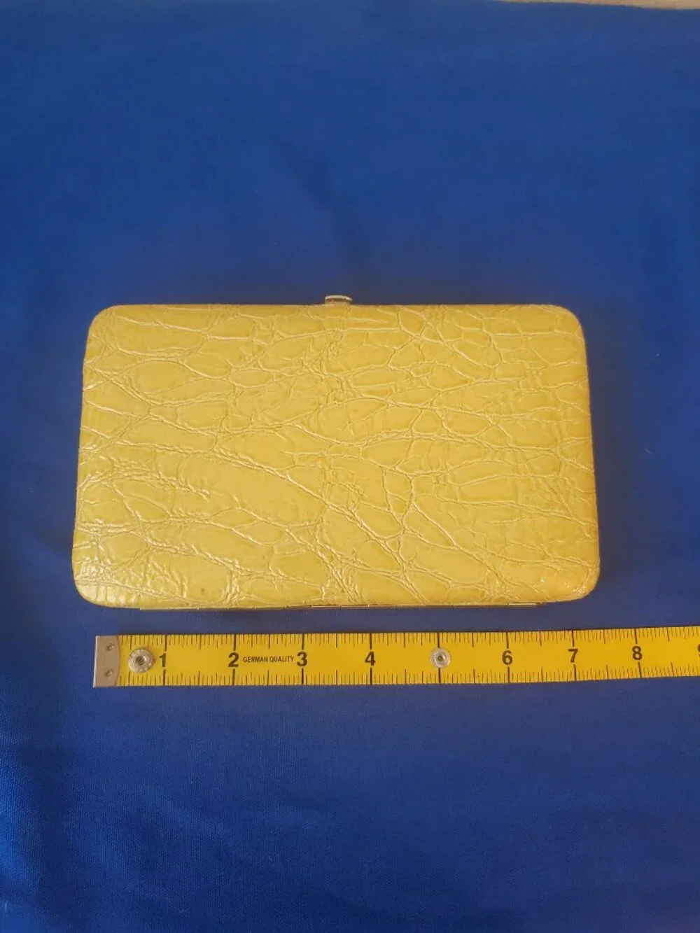 Vintage The Metropolitan Hard Case Clamshell Clutch Wallet – Yellow Croc Embosse